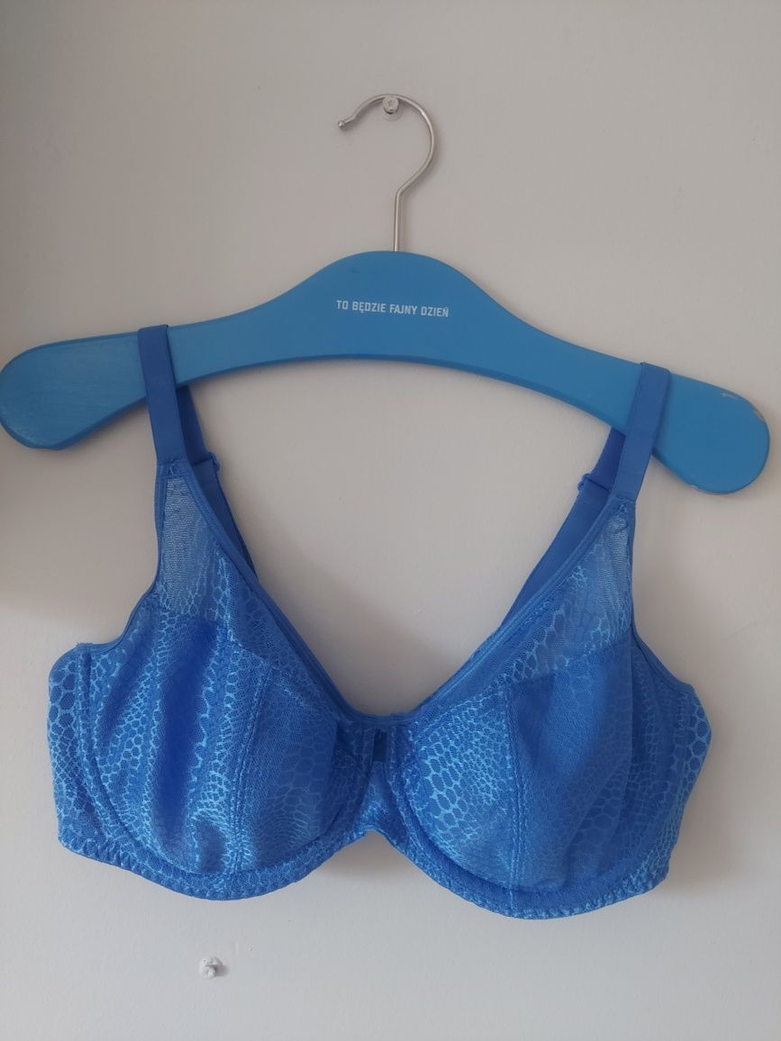 Finezyjny, nowy biustonosz koronkowy blue z UK r 38DD/85E