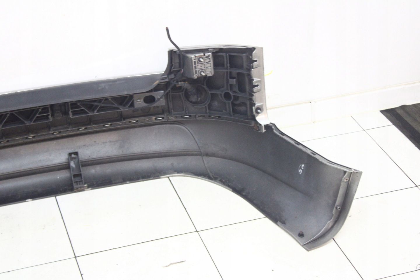 AUDI A4 B6 KOMBI 00R- ZDERZAK TYŁ TYLNY PDC LY7Q S-LINE SLINE
