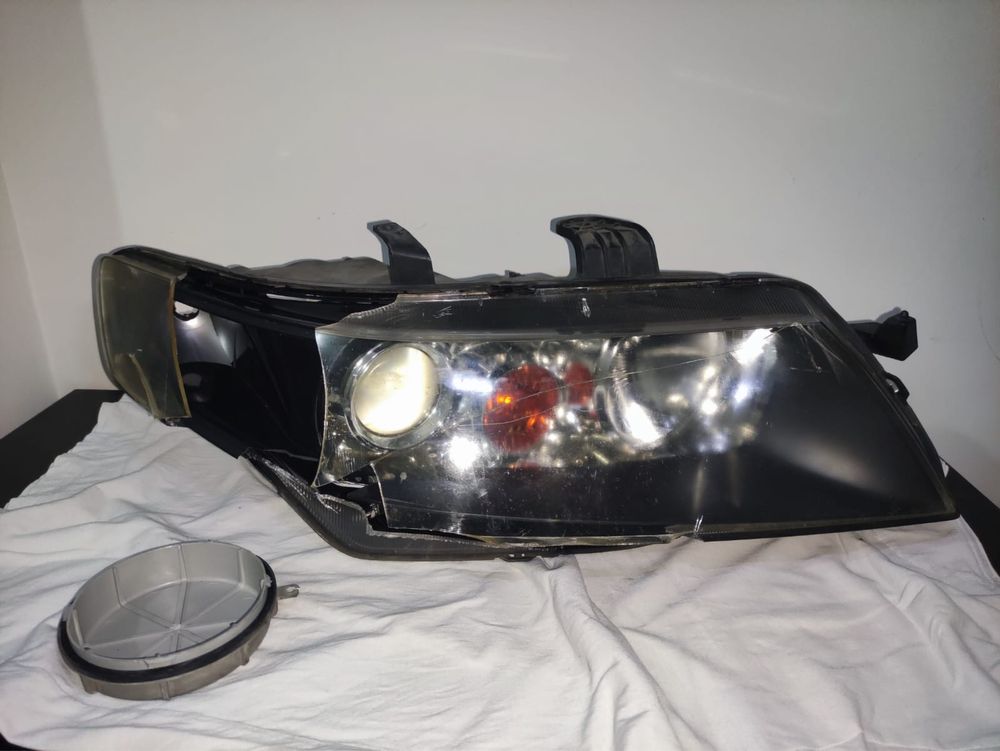 Conjunto de faróis Xenon Honda Accord 2.2Cdti