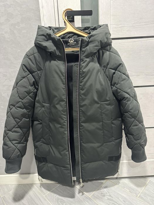 Зимня жіноча куртка