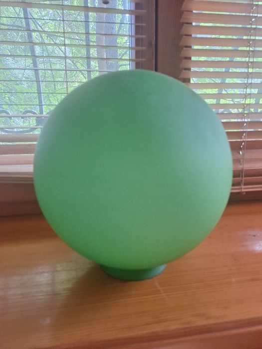 Плафон из стекла зелёногоцвета, в наличии 3 шт