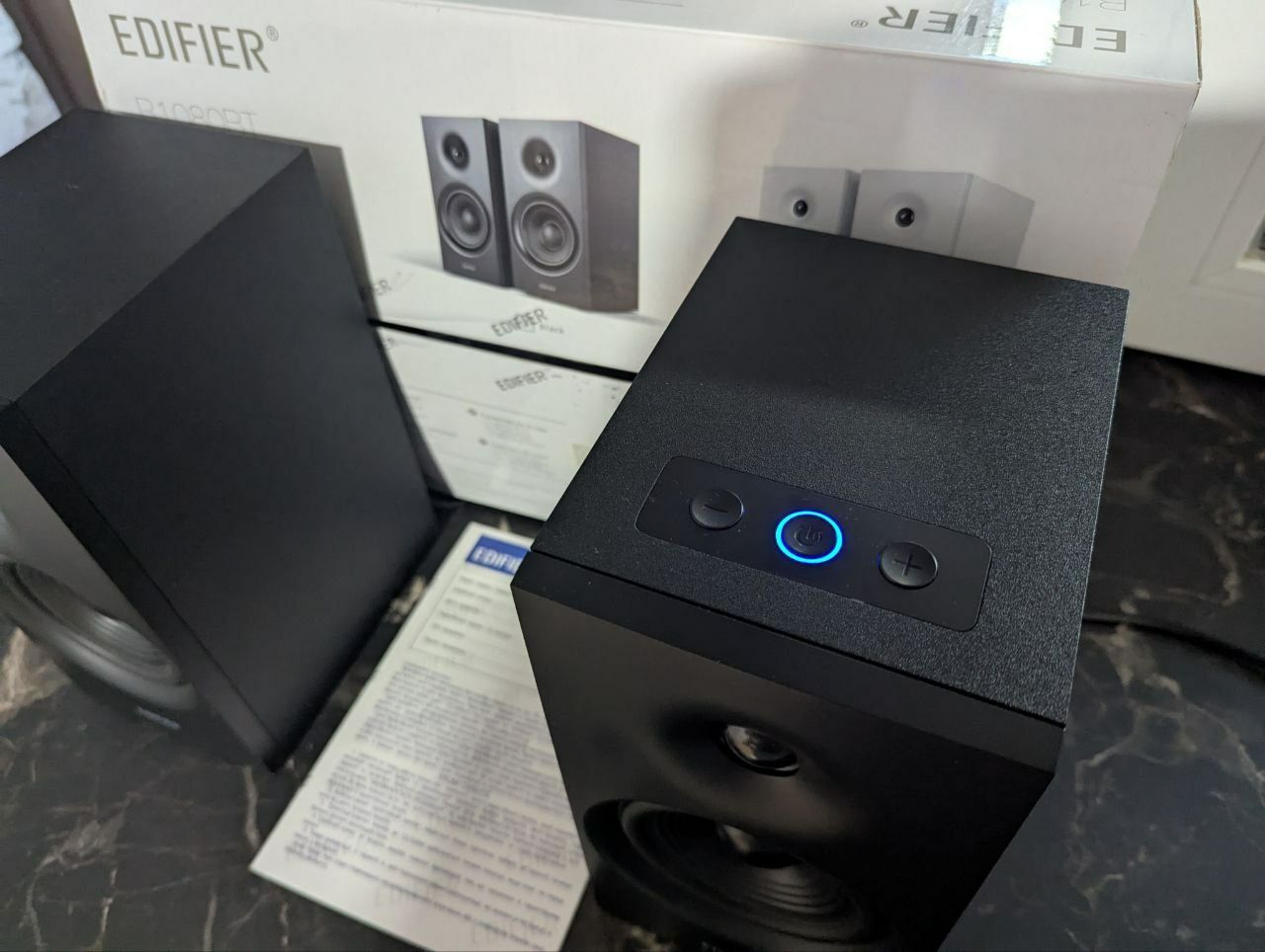 Полична акустика Edifier R1080BT (колонки, аудіосистема)