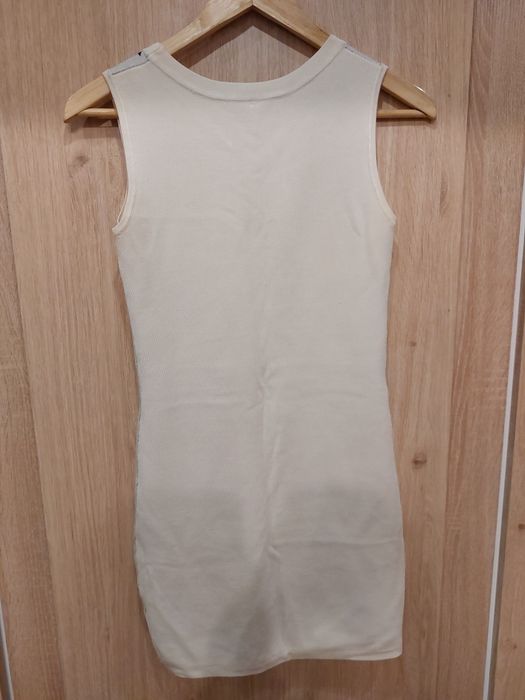 Przylegająca sukienka