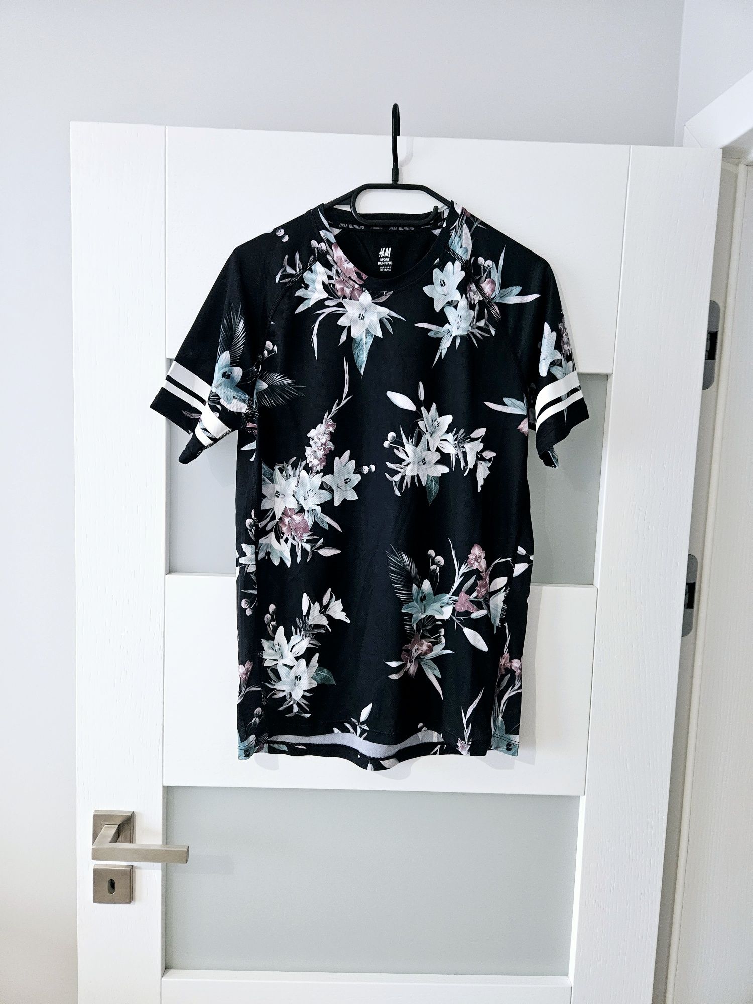 Koszulka sportowa s 36 H&M Koszulka w kwiaty