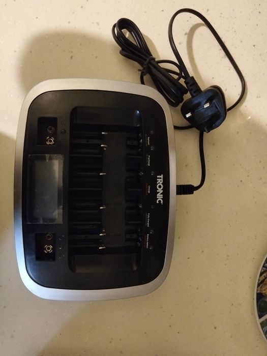 Tronic зарядний пристрій