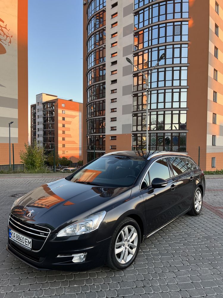 Peugeot 508 універсал.