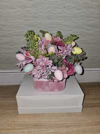 Box kwiatowy Flower box stroik kompozycja z jajkami kwiatowa wielkanoc