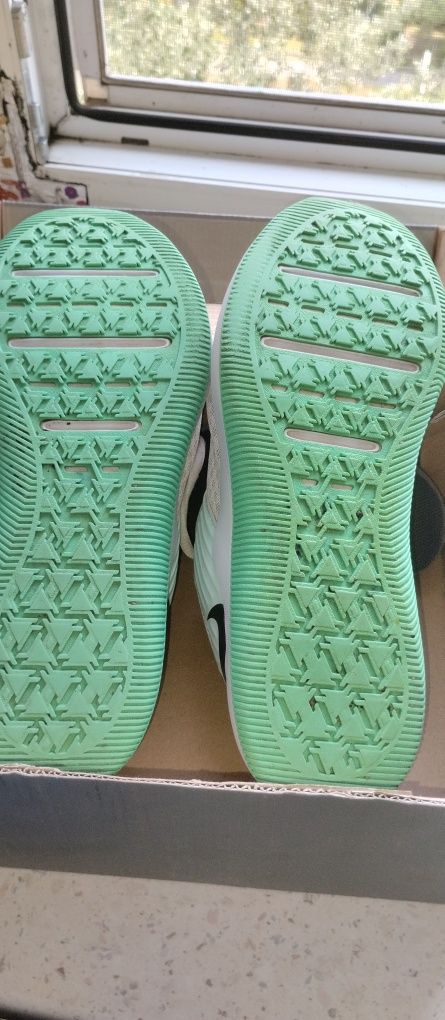 Кроссовки NIKE женские (W MC TRAINER CU3584-101 Бело-зеленые)
