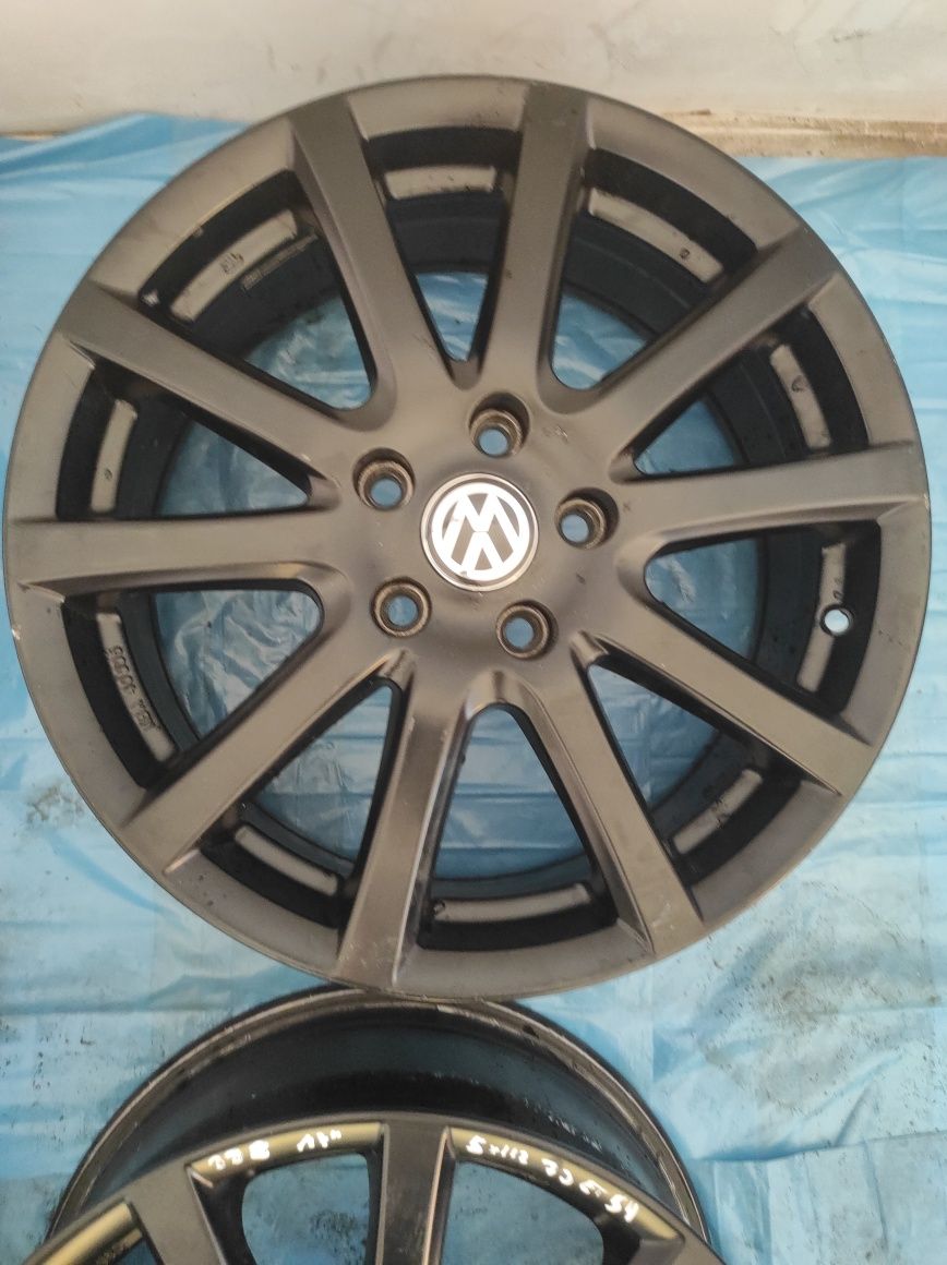 338 Felgi aluminiowe VW Volkswagen R 17 5x112 Czarne Bardzo Ładne