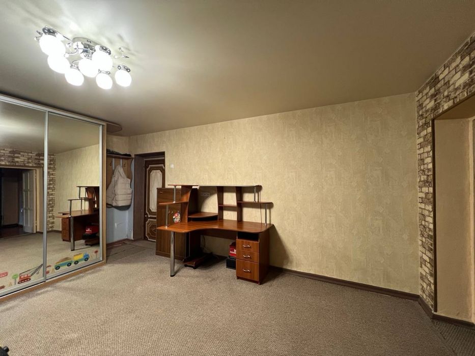 Сдам 3-и комнаты в 5-ти комнатной квартире на Кичкасе