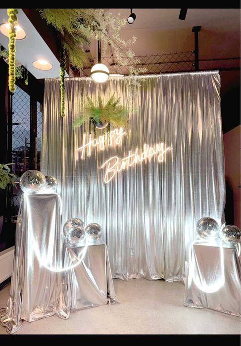 TŁO FOTOGRAFICZNE na urodziny, Wynajem ŚCIANKA Srebrna