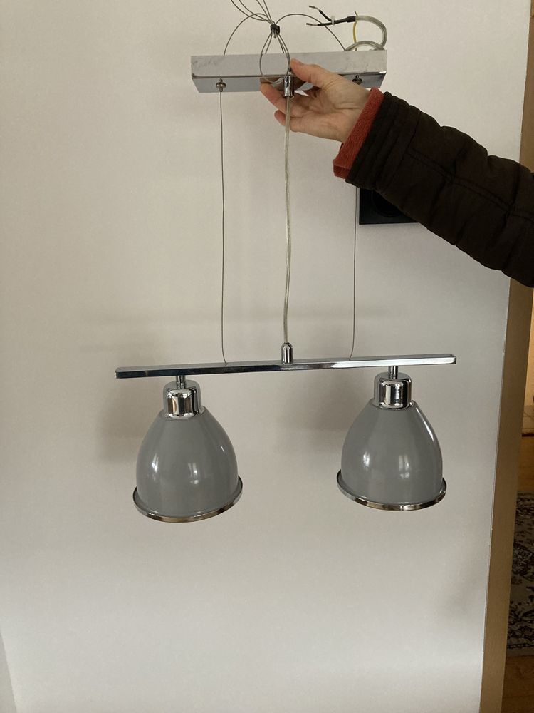 Srebrna lampa wisząca