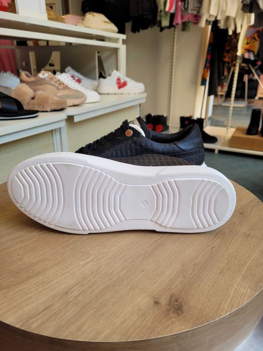 Valentino Sneakersy skórzane na platformie