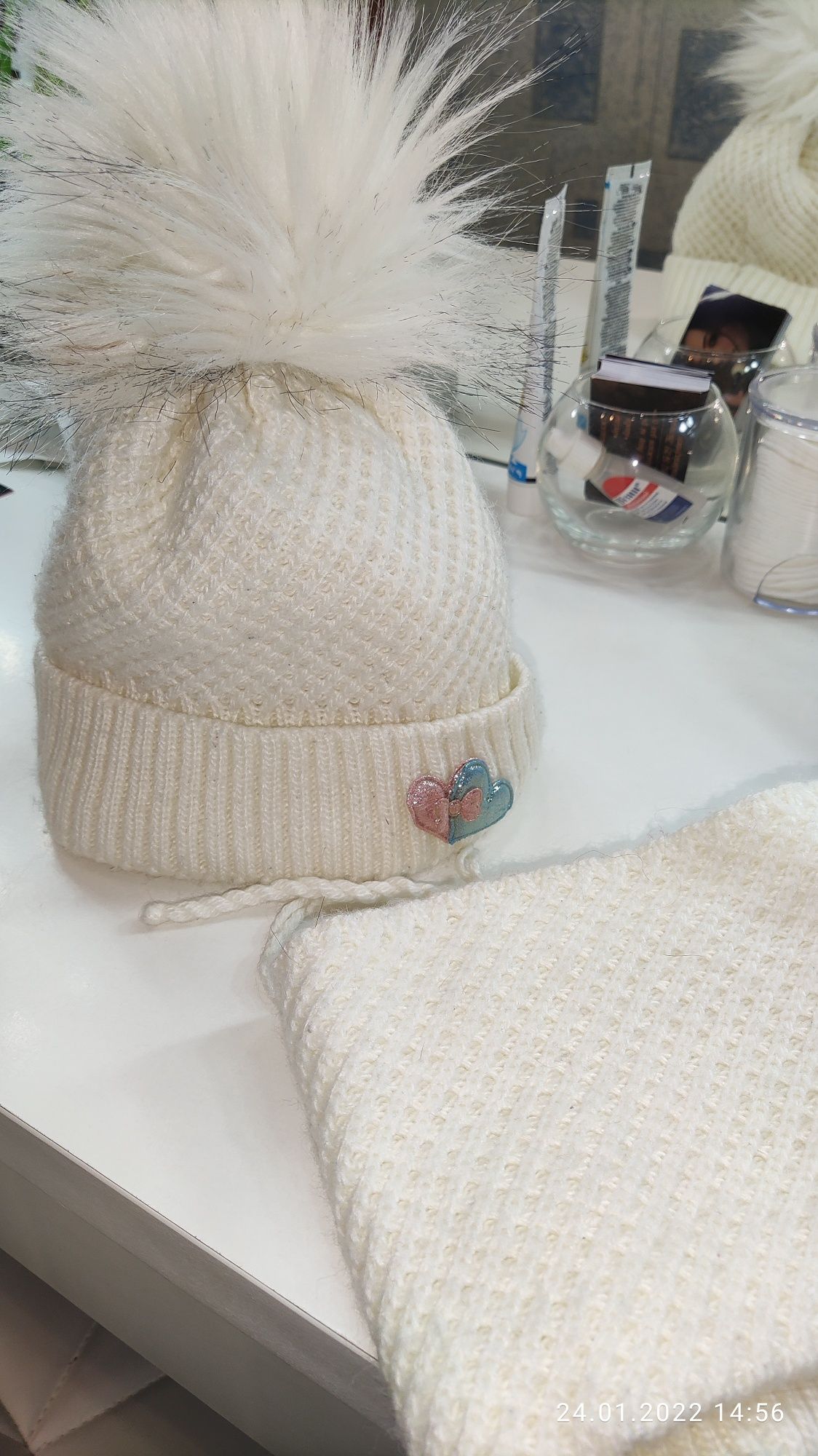 Зимова шапка з хомутом