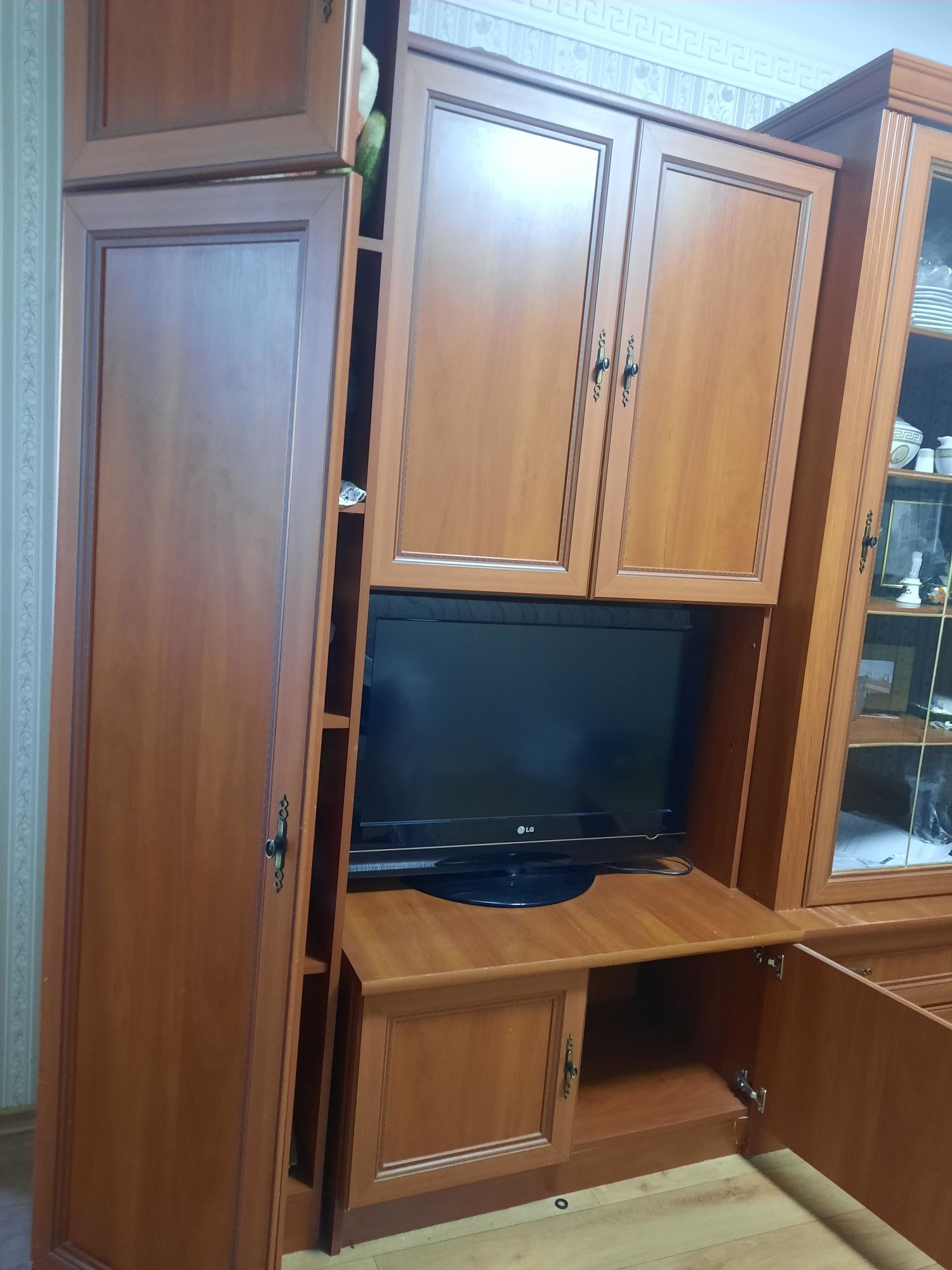 Стінка у вітальню