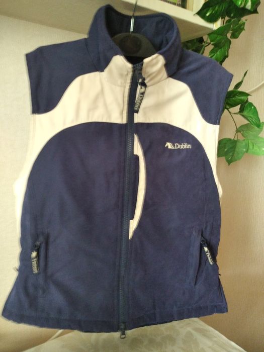 Жилет б/у унисекс фирмы Dublin размер S