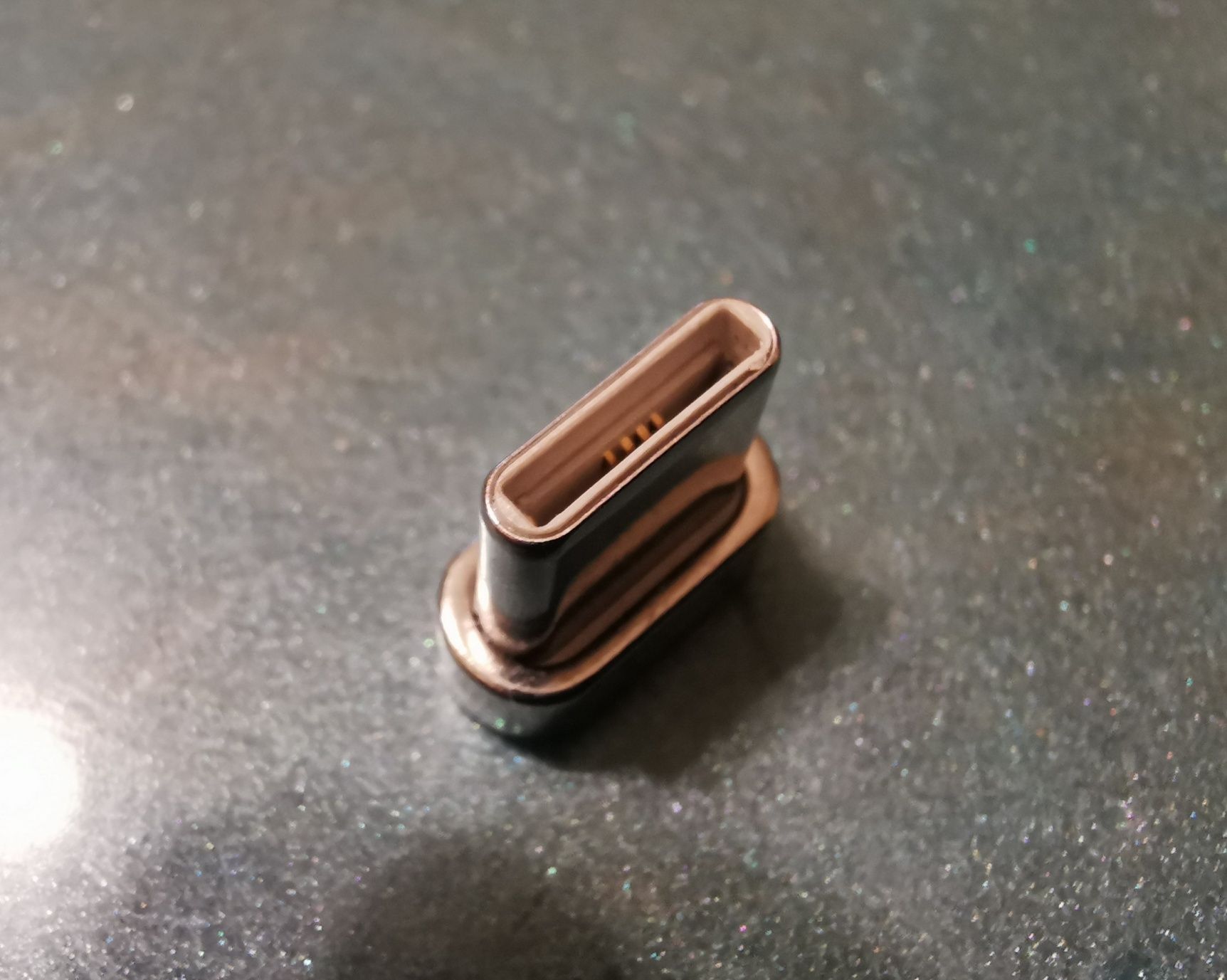 Przewód magnetyczny USB do ładowarki i transmisji z wtyczką USB typu C