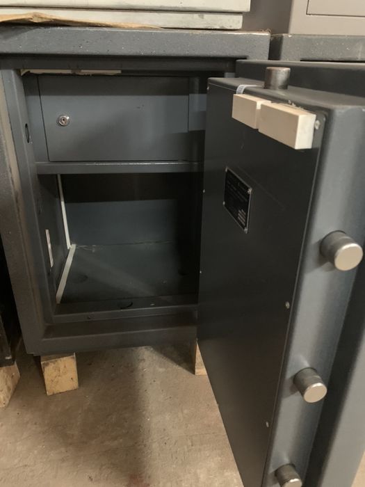 Сейф взломостійкий 2 клас Парітет CL II 68к