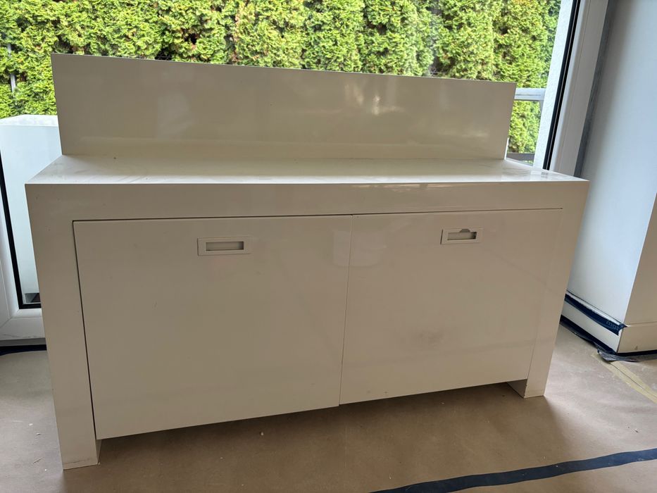 Biała szafka na buty