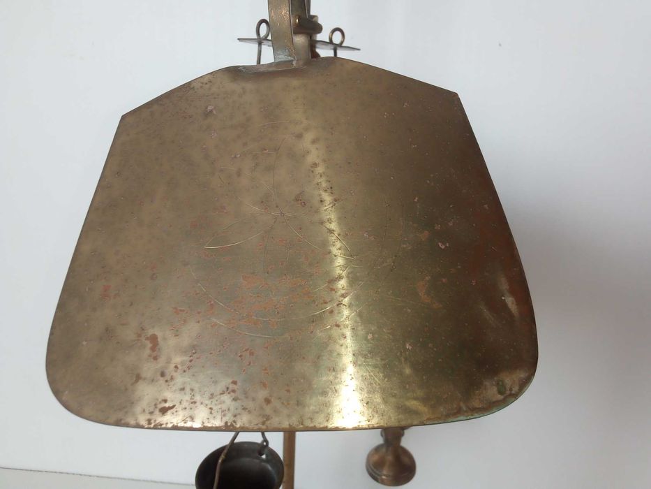 Lamparina de azeite, em latão, usada