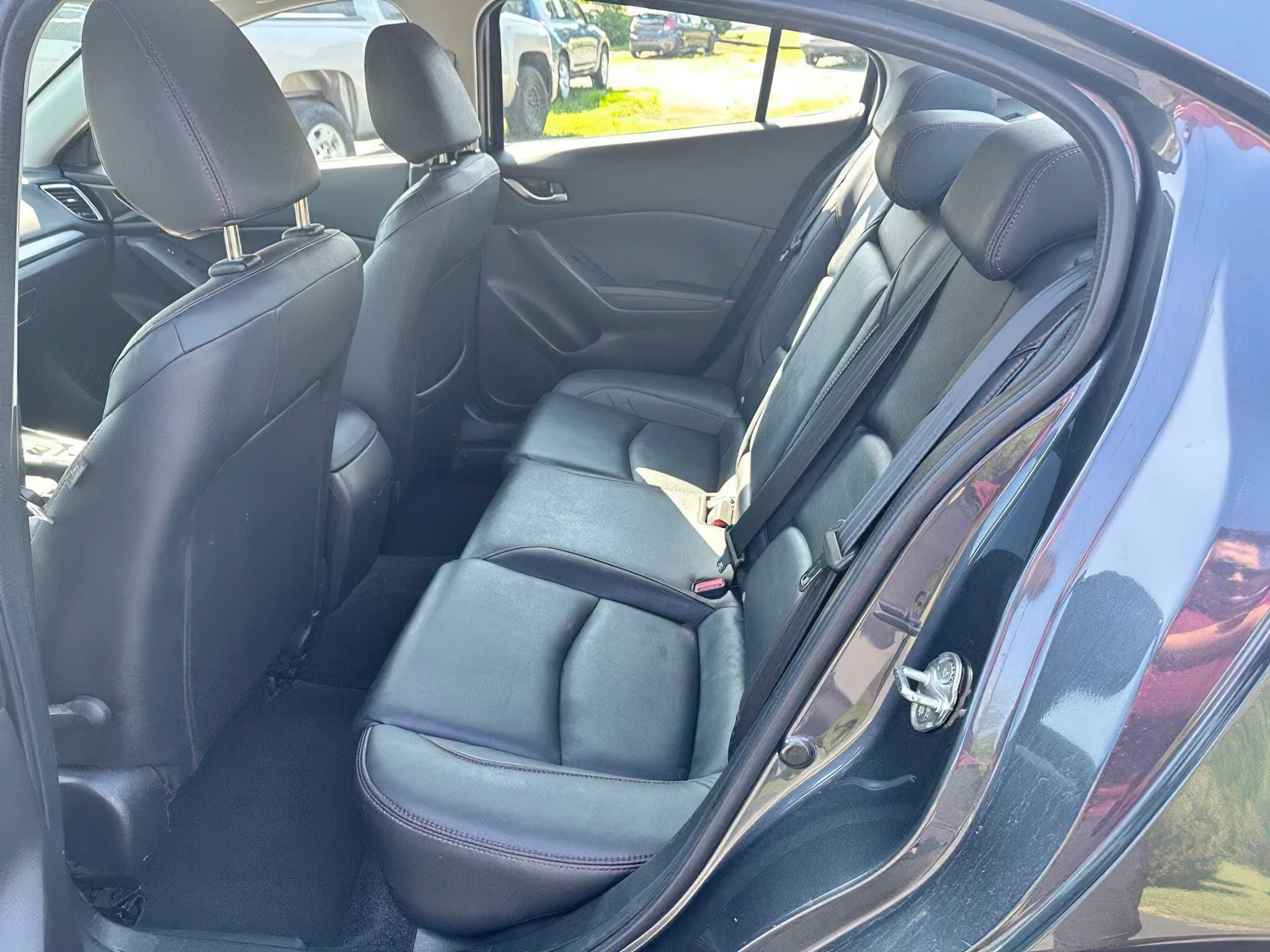 2016 Mazda MAZDA3 s Touring