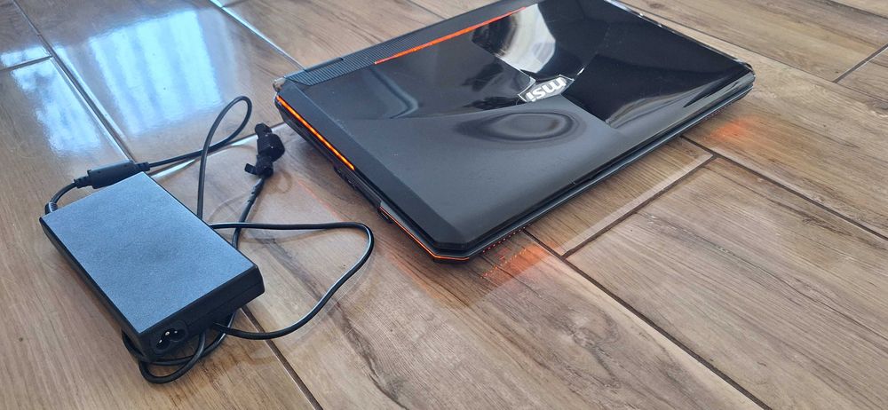 Laptop gemingowy MSI GT683 i5 /Nvidia Gtx / SSD+HDD/8 Gb