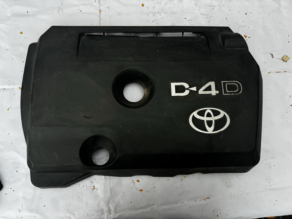 Крышка кожух двигателя Toyota Corola Verso