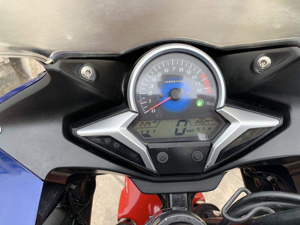 Honda CBR 250r.