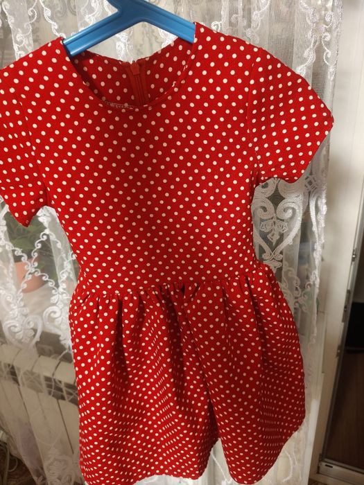 Сукня для дівчинки. Плаття