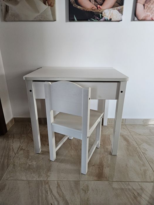Biurko dla dziecka sundvik ikea białe otwierane i krzesełko