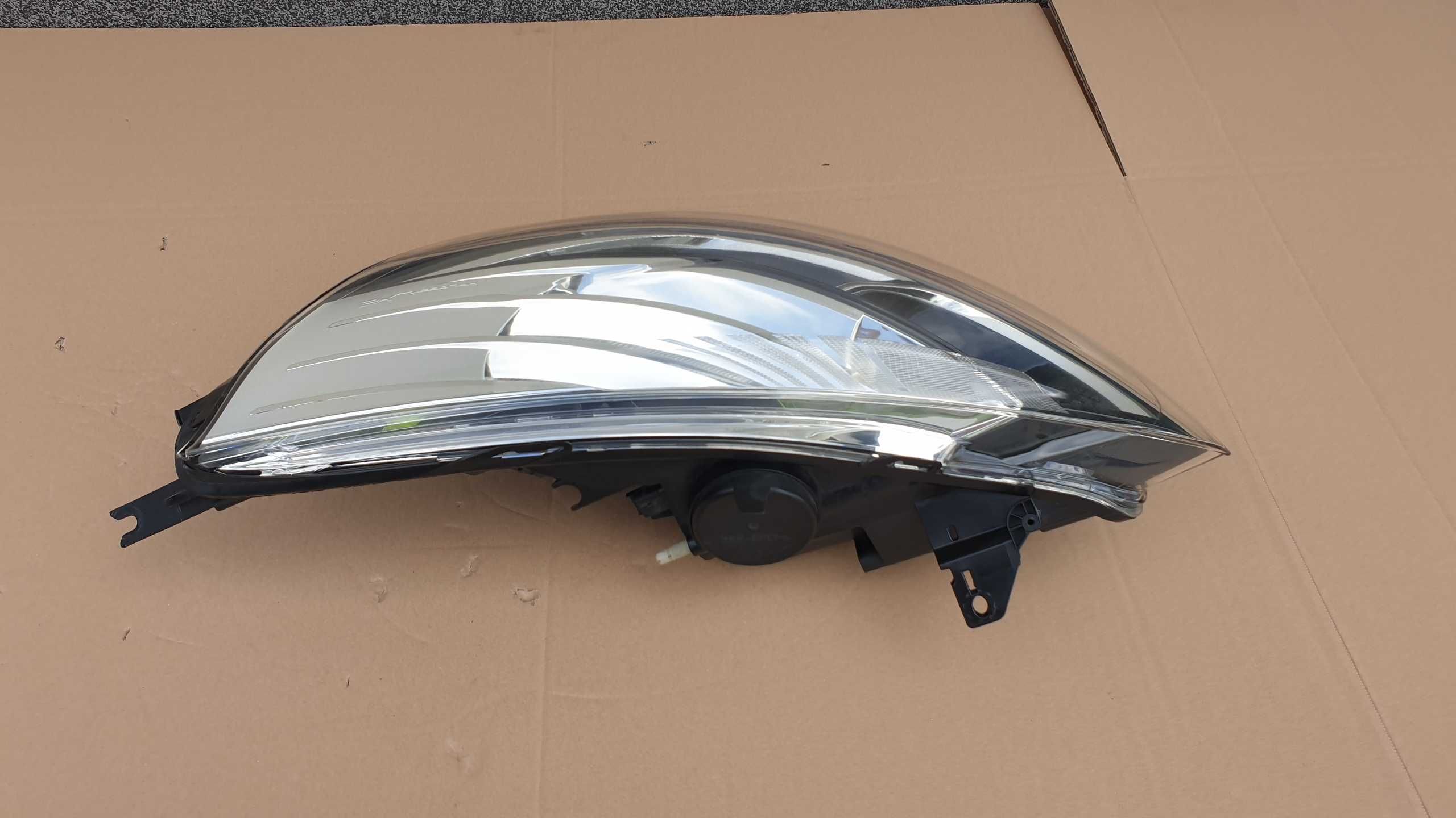 Renault clio IV 4 lewa lampa przód przednia UK