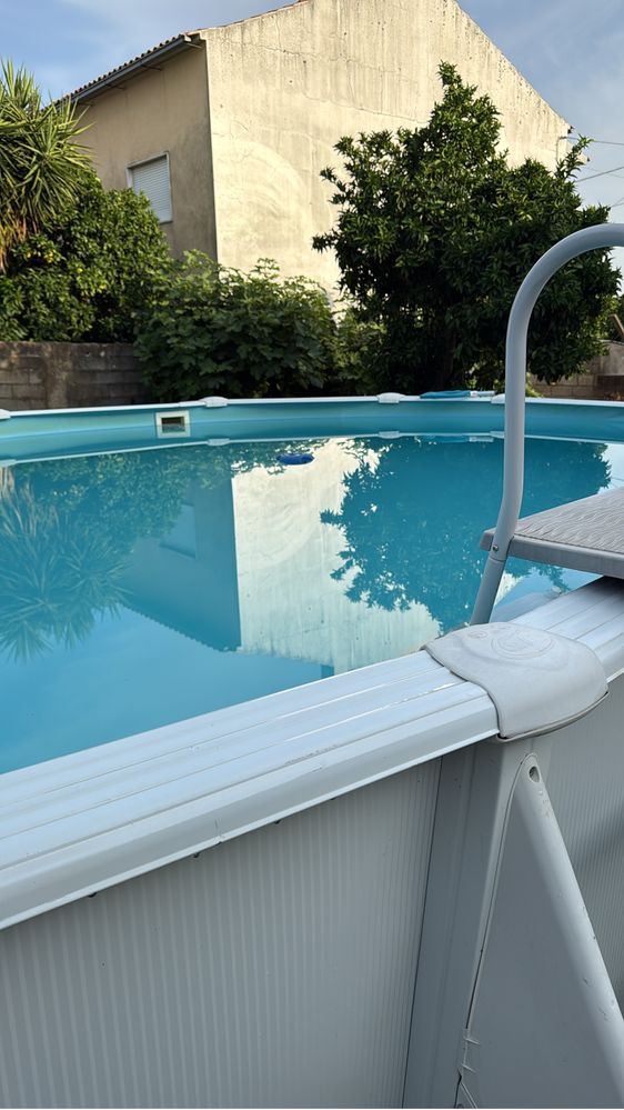 Piscina em aço ovelada