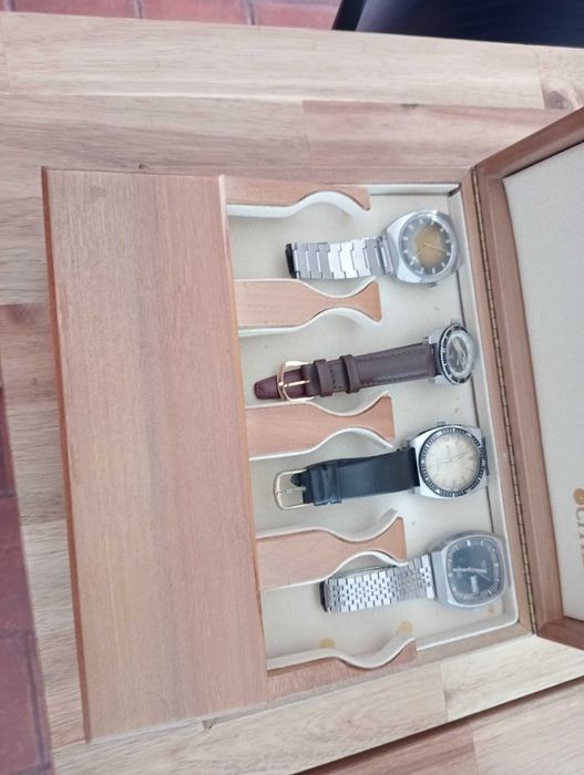 Caixa vintage para relógios de pulso