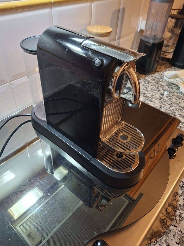 Maquina de café nespresso magimix