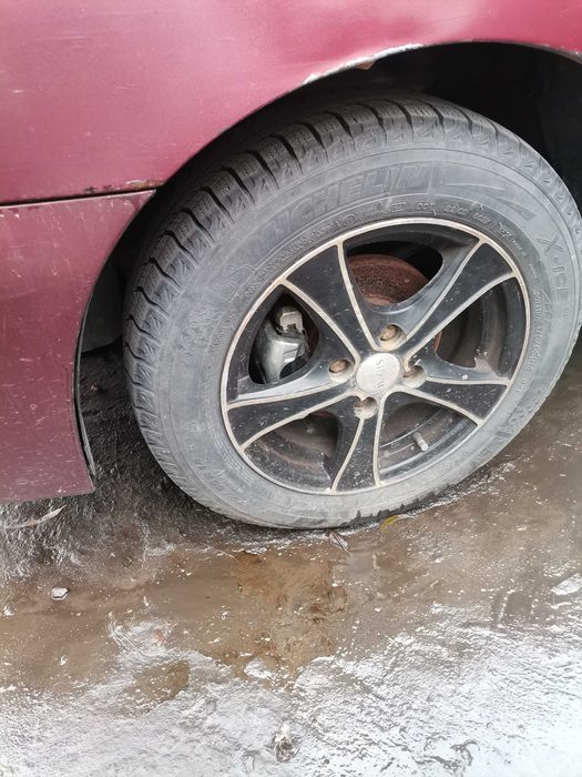 Деу ланос1,5 рік 2003