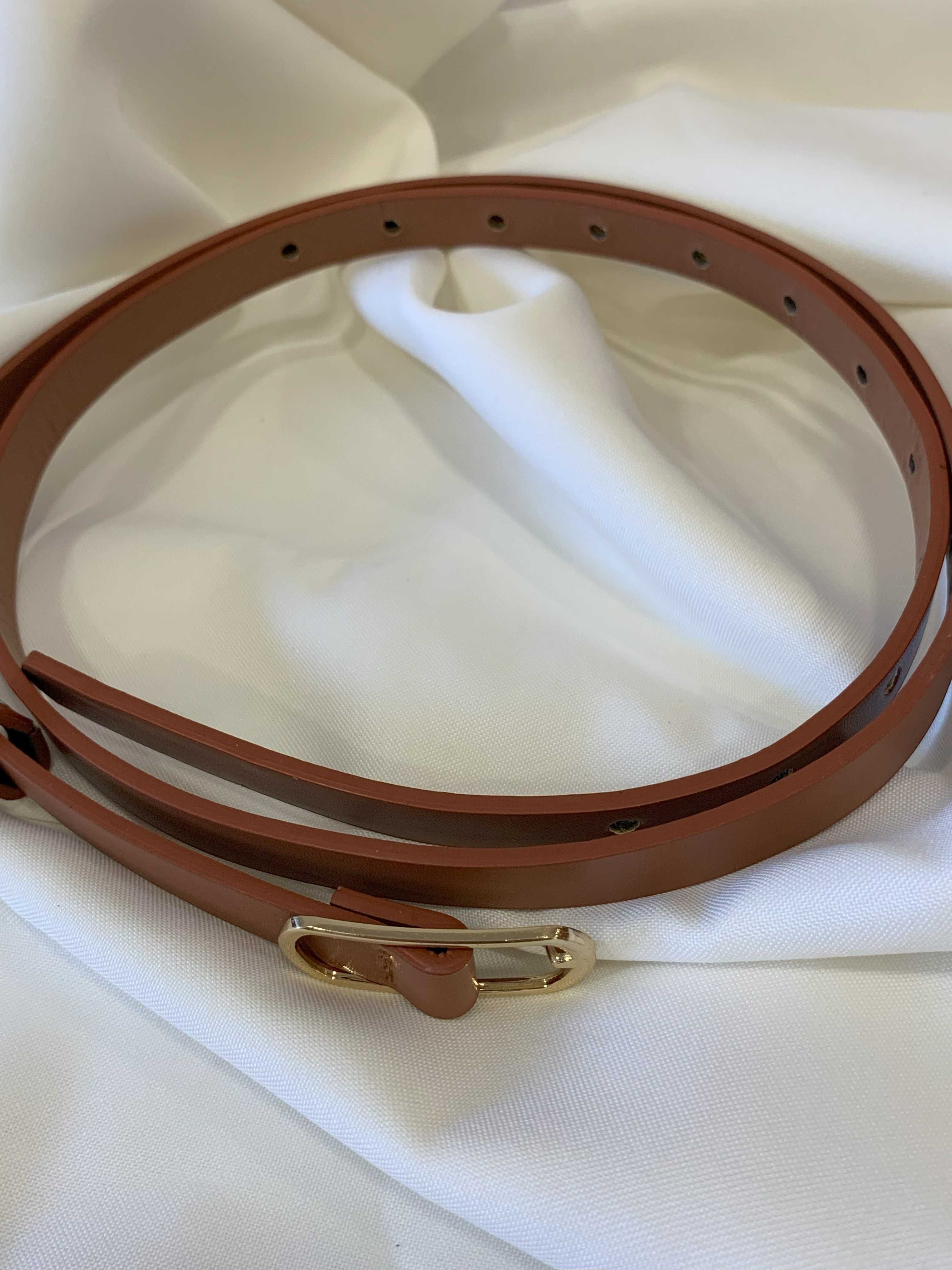 Cinto Castanho com Fivela Dourada – Aproximadamente 120 cm