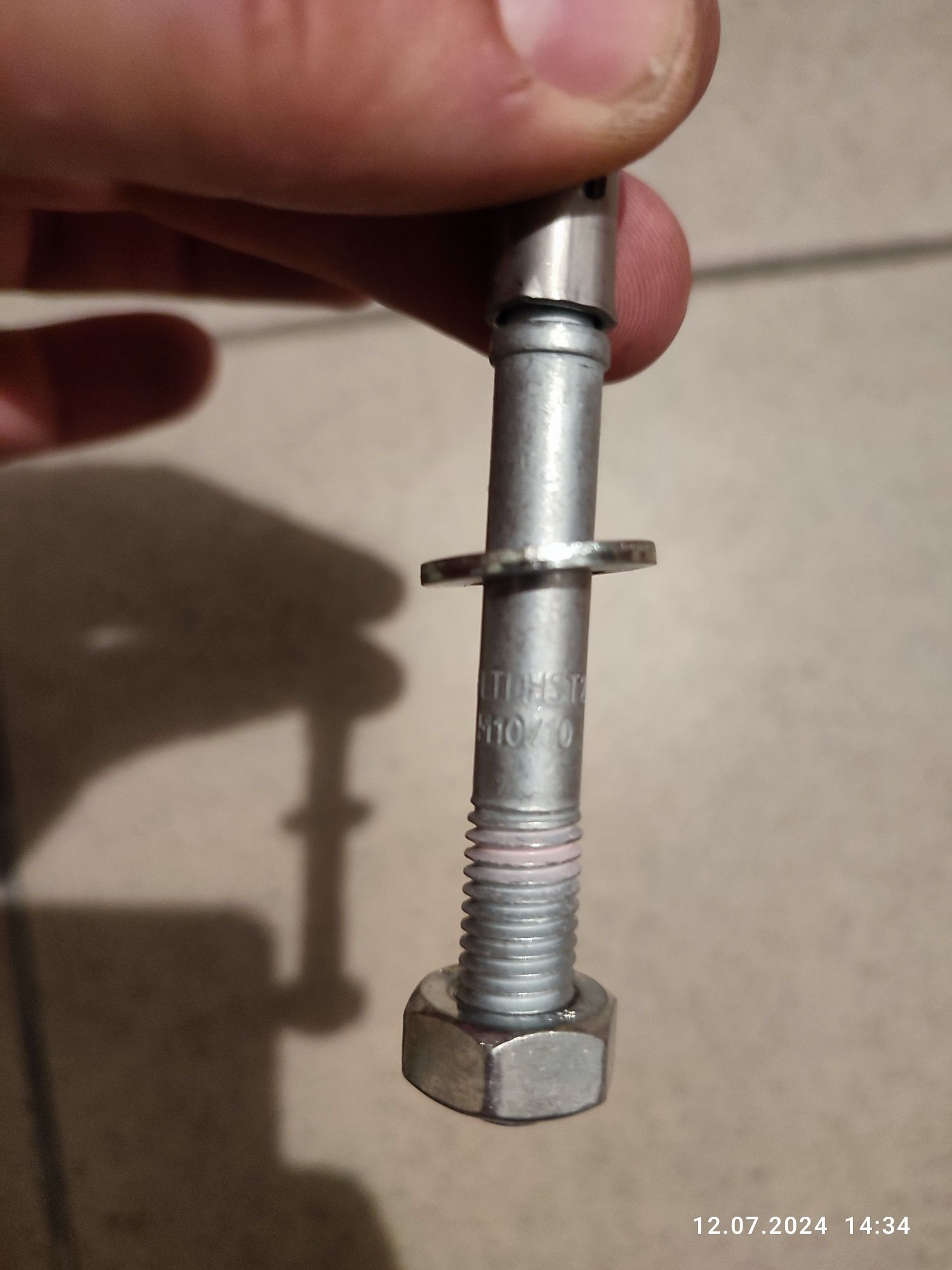 Kotwy Hilti do betonu M10/10