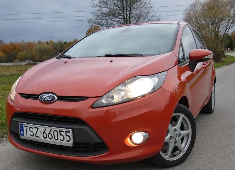 Ford Fiesta 1.4 z LPG fabrycznym bez wkłady do jazdy w oryginale hak