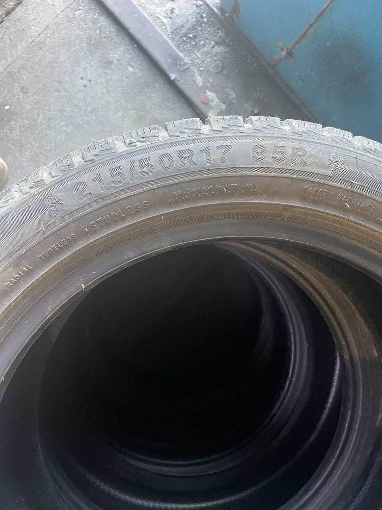 Зимова гума Triangle 215/50 r17