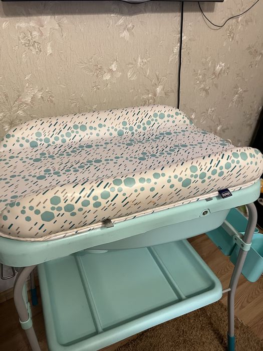 Столик пеленальний Chicco з ванночкою