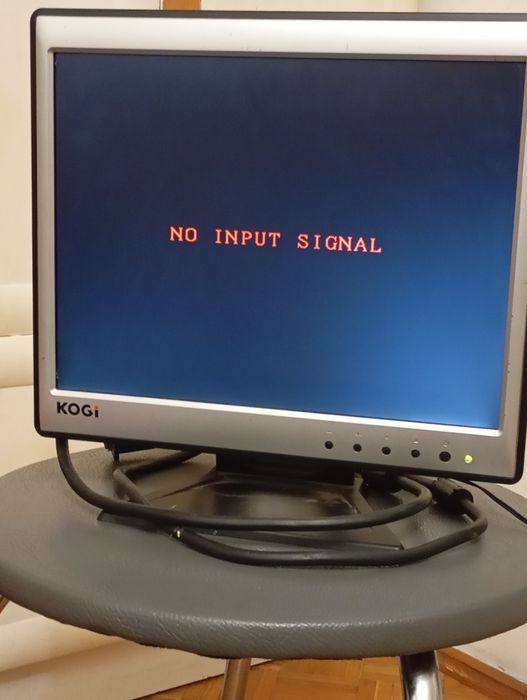 Monitor Kogi model L4AX działa