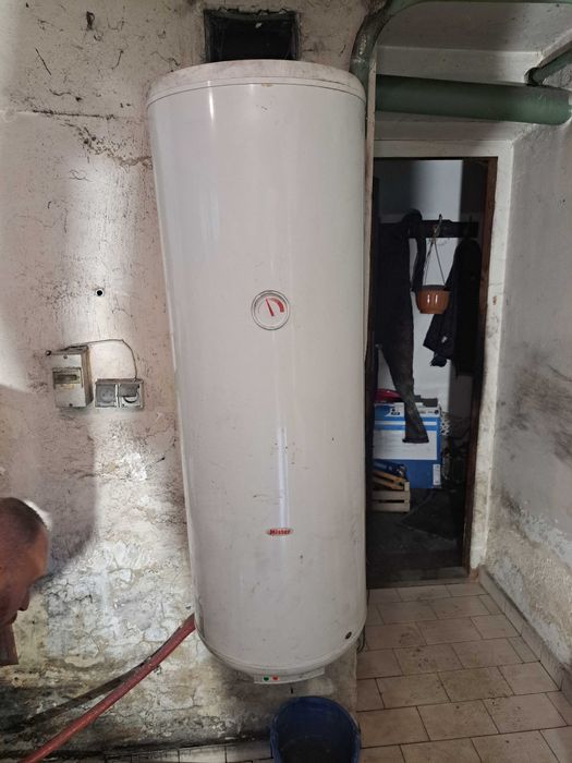 Bojler elektryczny podgrzewacz na wodę 140 litrów używany.