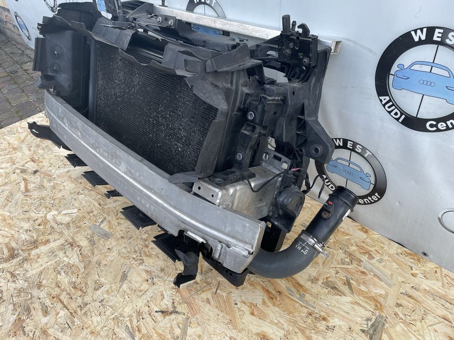 Телевізор в зборі з радіаторами 3.0 TFSI Audi Q8 4M8 Касета радіаторів