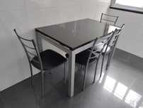Mesa Inox e vidro + 4 cadeiras