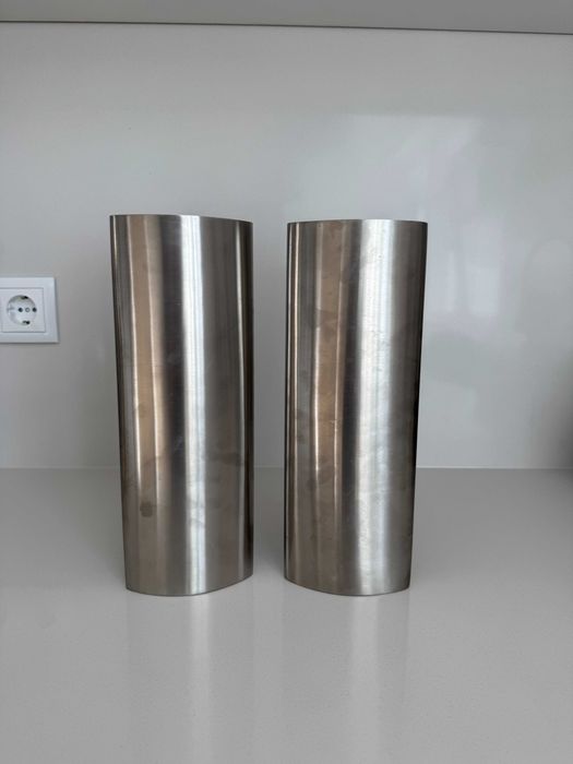 Jarras de Parede em metal cromado da Loja AREA