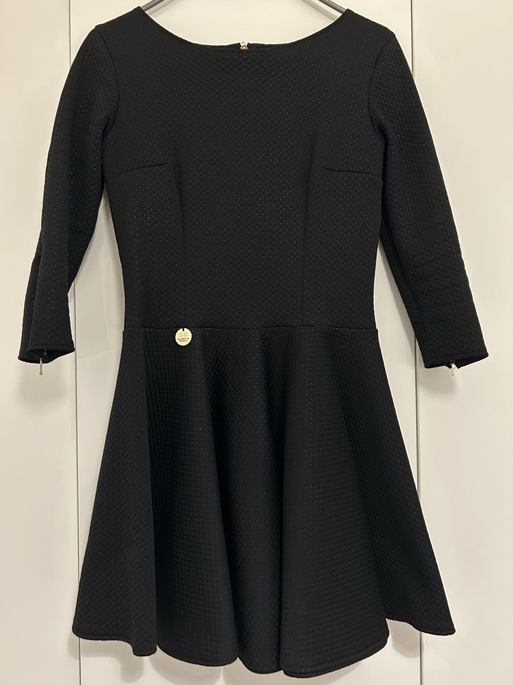 Czarna rozkloszowana sukienka Elisabetta Franchi