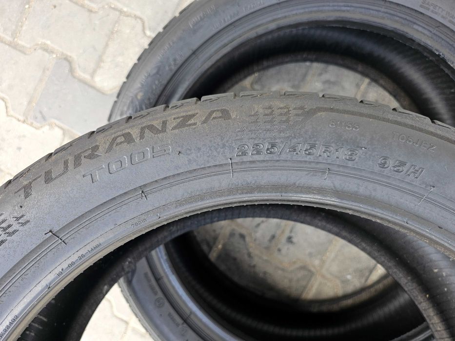 Lato Bridgestone 225/45 R18 5.5mm