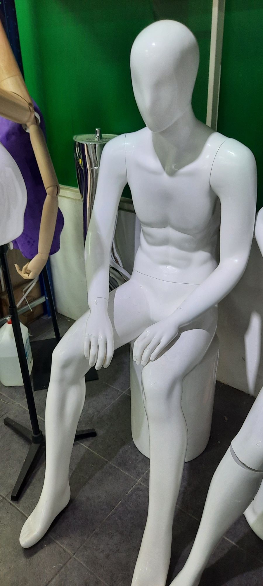 Manequins de adulto sentados (Novos)