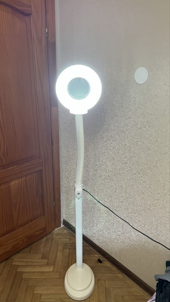 Косметологічна LED лампа