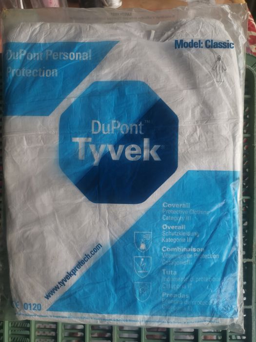 Biały Kombinezon ochronny. Tyvek, Protec